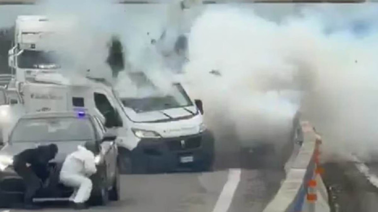 Video del robo cinematográfico en Italia: fingieron un operativo y explotaron un blindado