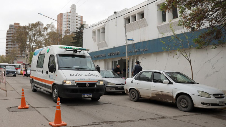 La Policía salvó a un joven que intentó saltar del puente peatonal de Ruta 7