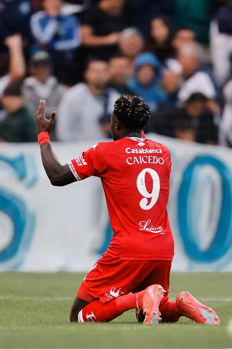 Huracán goleó a Gimnasia y volvió a puestos de clasificación en la zona B del Torneo Apertura 2026